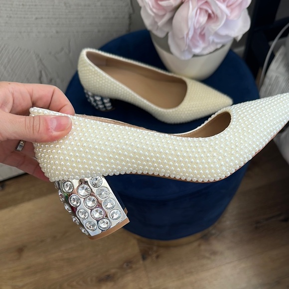 Elegant Cream Heels with Embellished Block Heel - Picture 4 of 8